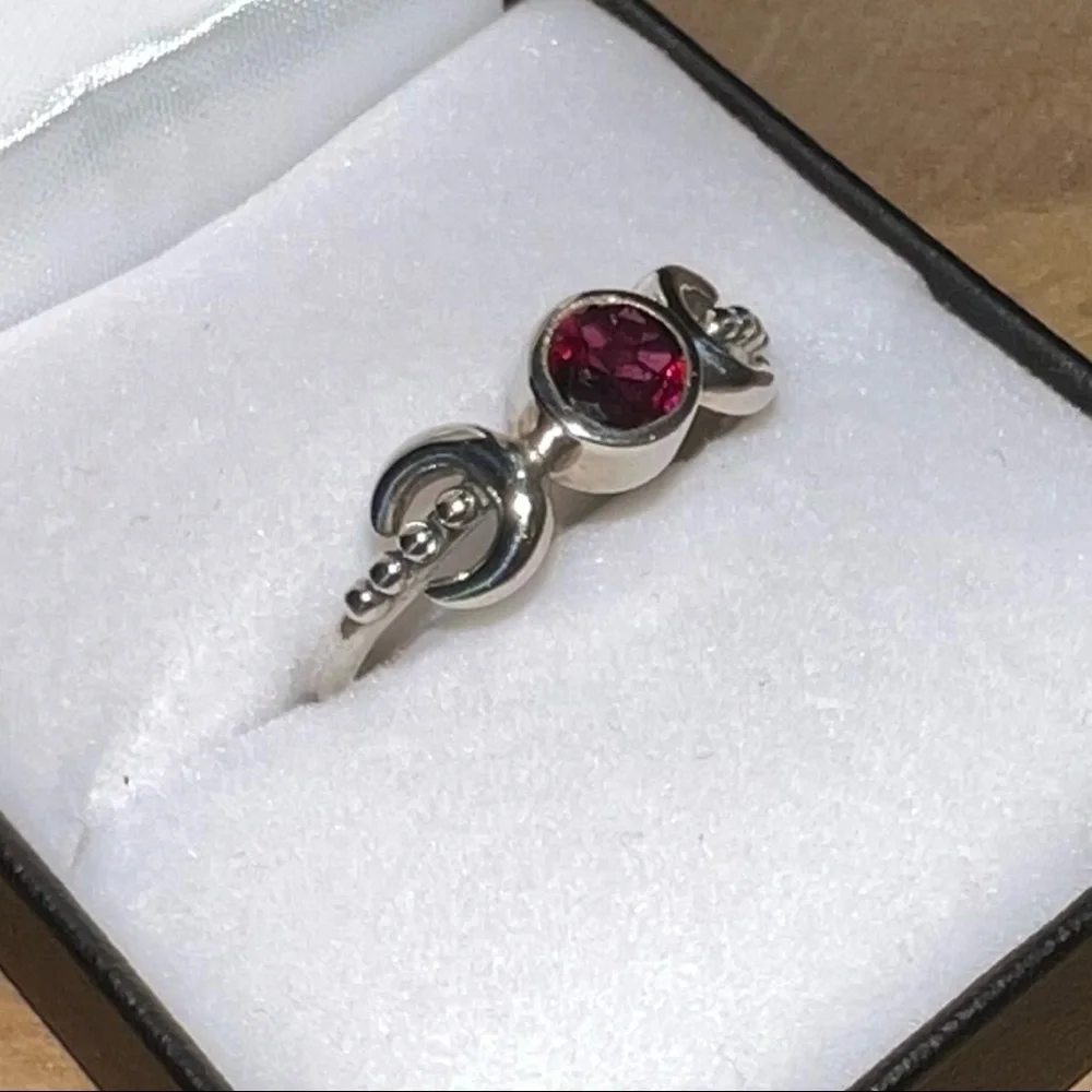 Celestial ruby ring - Picture 3 of 4